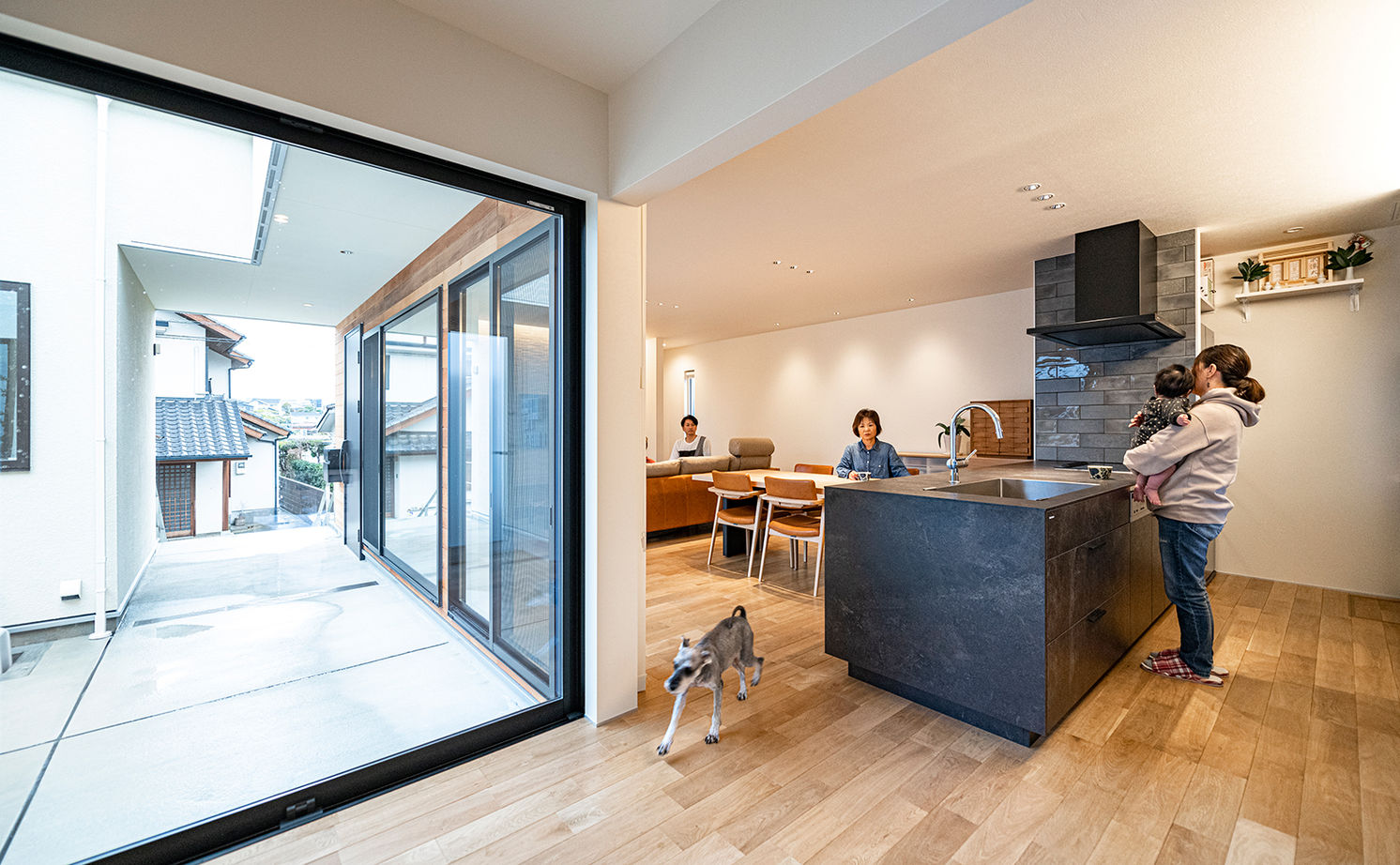 オークデザインハウス（オークス建設） 【2500万円～2999万円】パティオを囲む開放的な平屋。家族4世代が心地よく暮らす、デザイン性と機能が共存の建築実例画像8