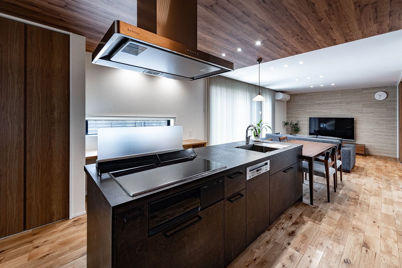 オークデザインハウス（オークス建設） 【2000万円～2499万円で建てた家】子育てと将来を考えたスタイリッシュな住まいの建築実例画像2