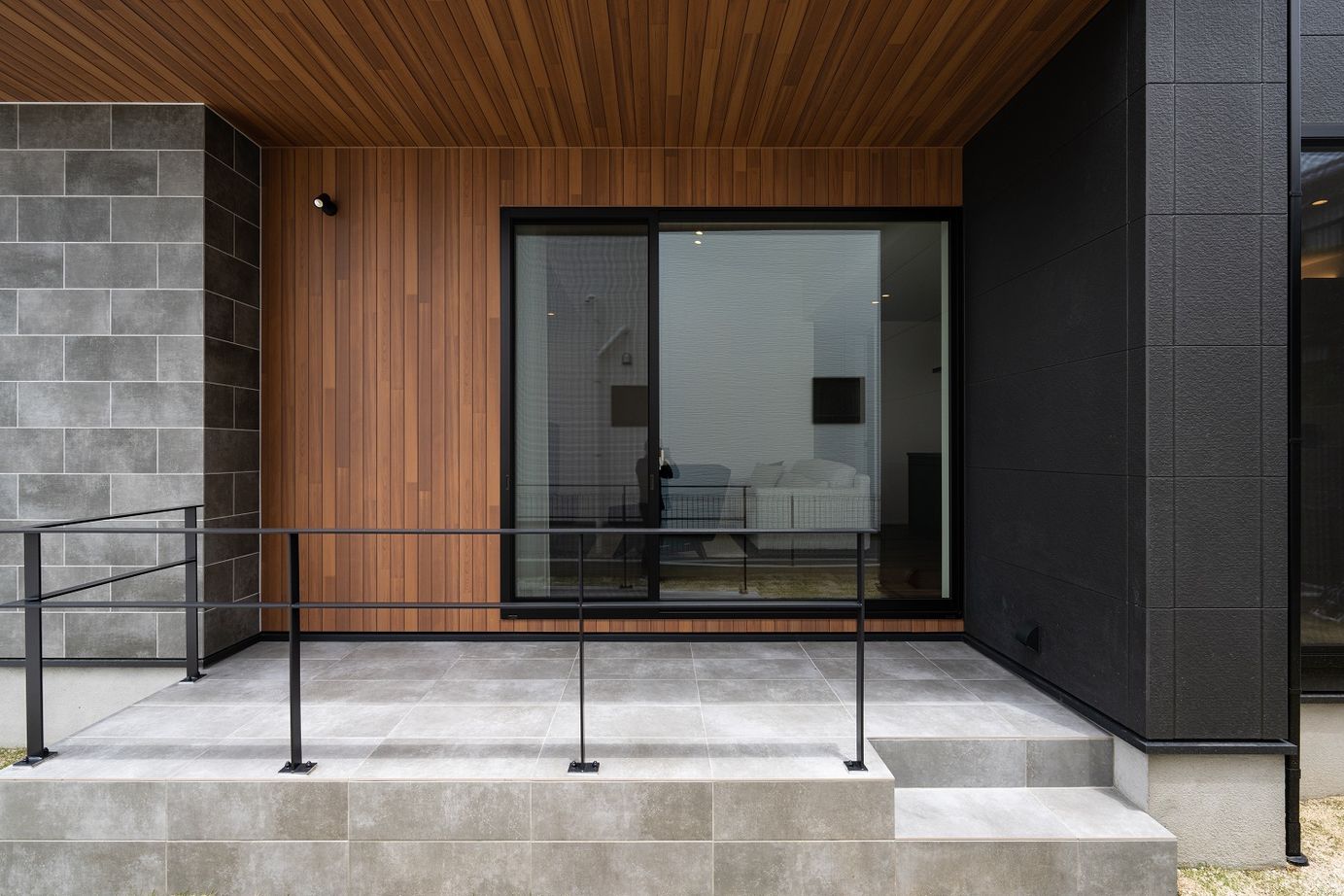 オークデザインハウス（オークス建設） 【2000万円～2499万円で建てた家】心落ち着く惺かな暮らしを。アウトドアリビングの建築実例画像2