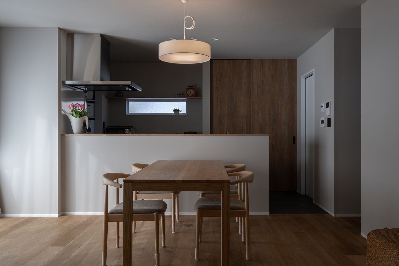 オークデザインハウス（オークス建設） 【2000万円～2499万円で建てた家】陰影が美しい和モダンの家|土間のある暮らしの建築実例画像5