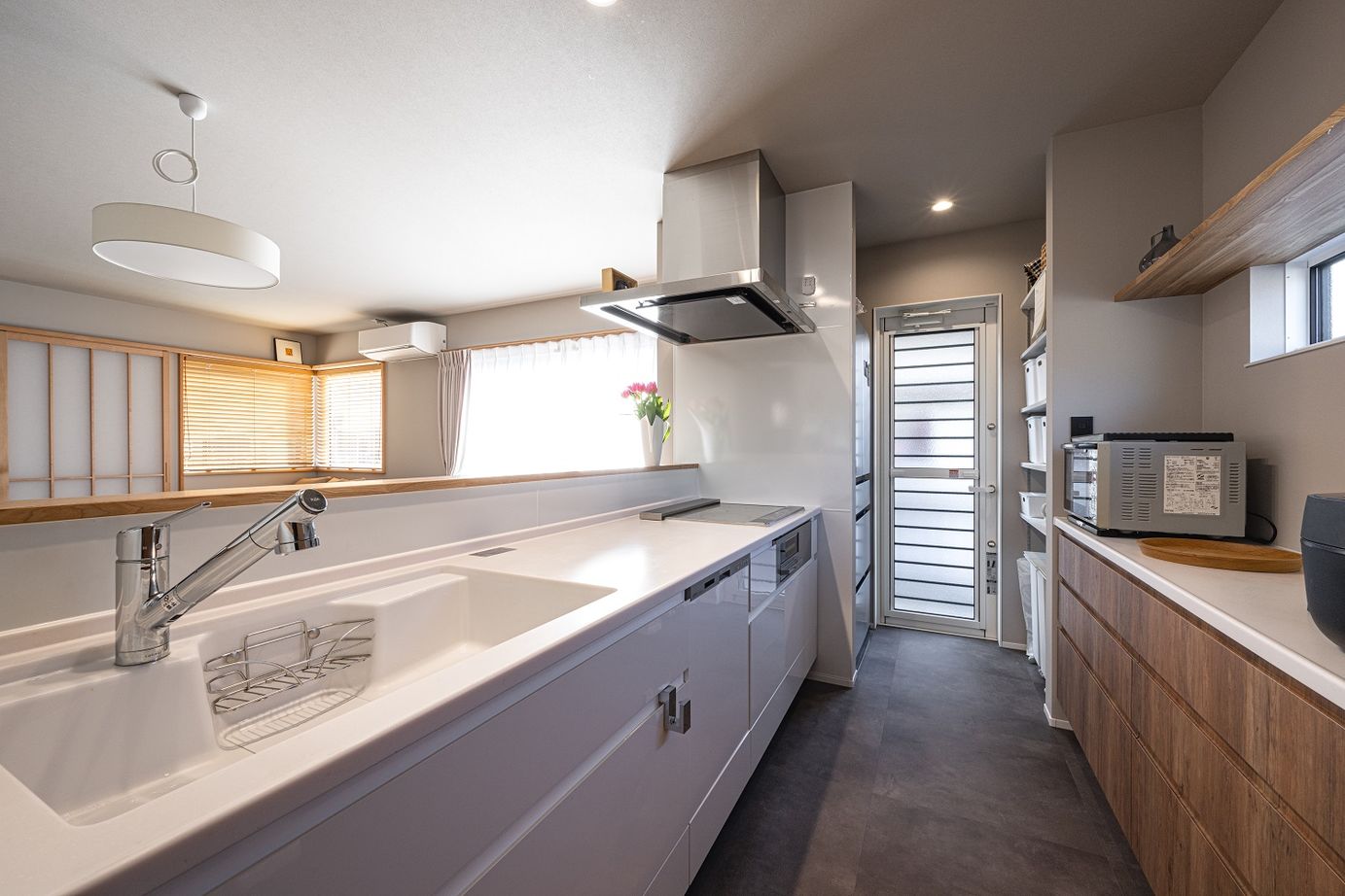 オークデザインハウス（オークス建設） 【2000万円～2499万円で建てた家】陰影が美しい和モダンの家|土間のある暮らしの建築実例画像6