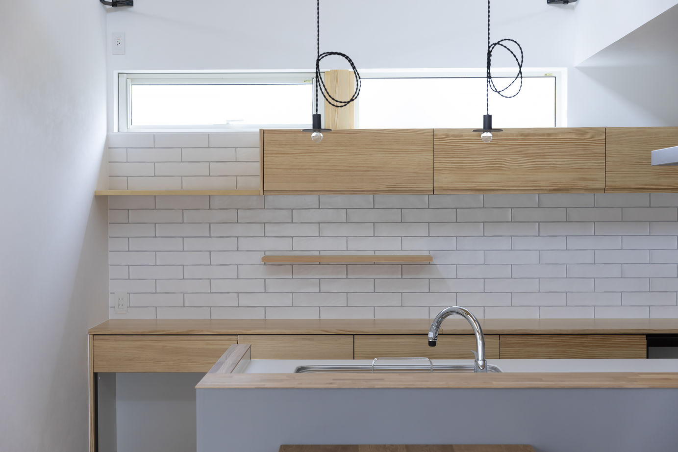 STV興発 【札幌市/5人家族(二世帯同居・子ども2人)/造作洗面】家中どこにいても明るい。光と家族を繋ぐ住まいの建築実例画像5