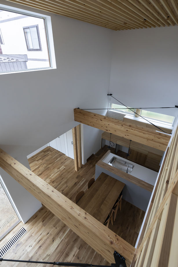 STV興発 【札幌市/5人家族(二世帯同居・子ども2人)/造作洗面】家中どこにいても明るい。光と家族を繋ぐ住まいの建築実例画像8