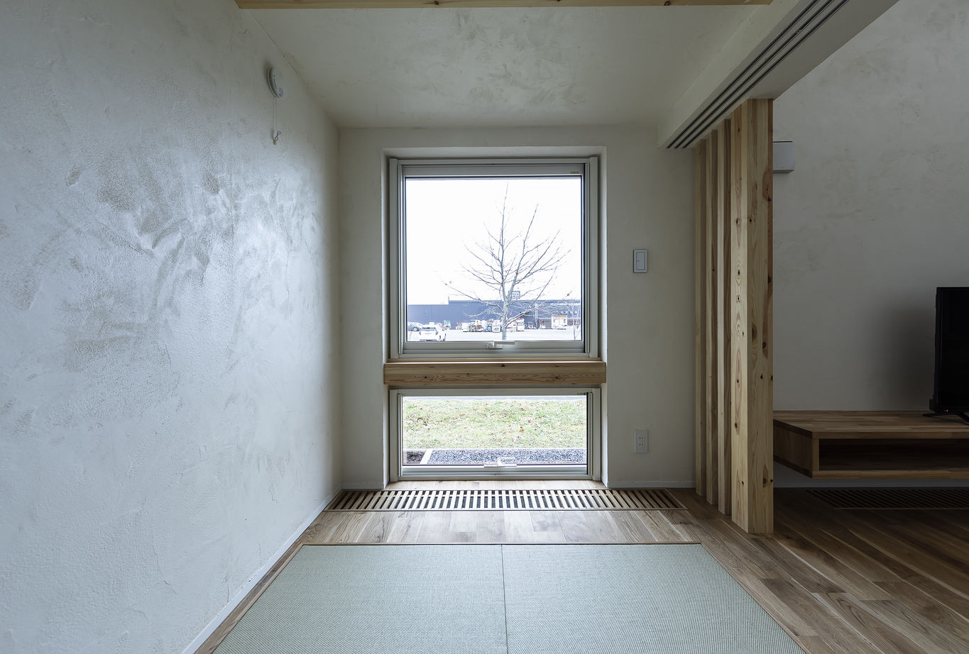 STV興発 【札幌市/4人家族(子ども2人)/書斎】スキップフロアと吹き抜けがつくる開放的な空間が広がる住まいの建築実例画像4