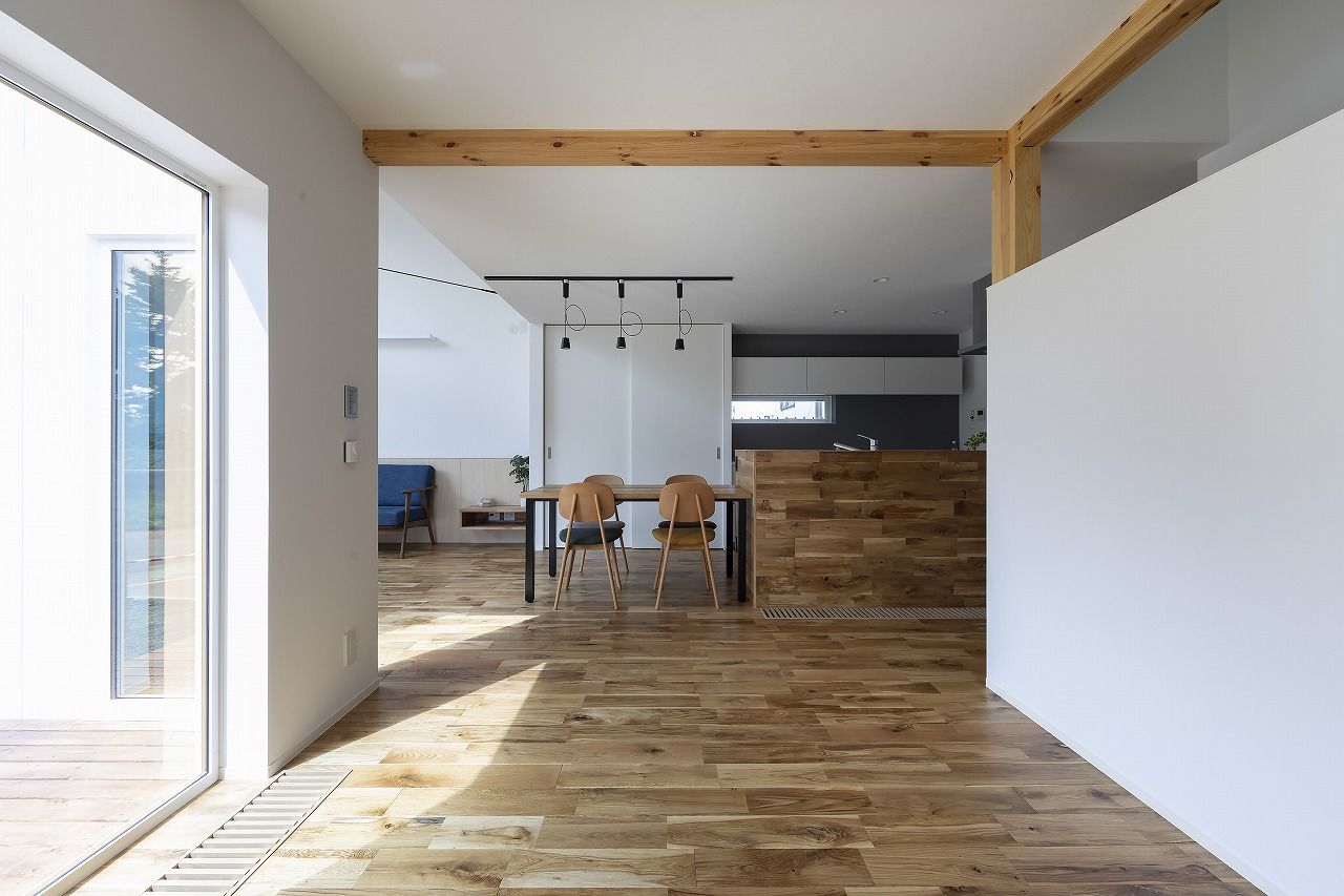 STV興発 【江別市/3LDK+S/組込カーポート/スタディコーナー】変形角地を活かしたこだわり溢れる外観の住まいの建築実例画像2