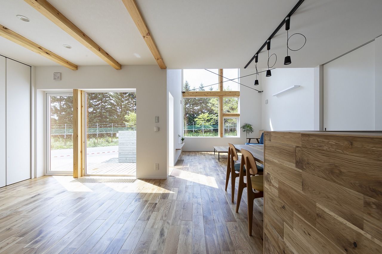 STV興発 【江別市/3LDK+S/組込カーポート/スタディコーナー】変形角地を活かしたこだわり溢れる外観の住まいの建築実例画像3