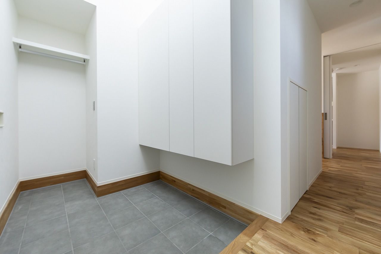 STV興発 【江別市/3LDK+S/組込カーポート/スタディコーナー】変形角地を活かしたこだわり溢れる外観の住まいの建築実例画像8