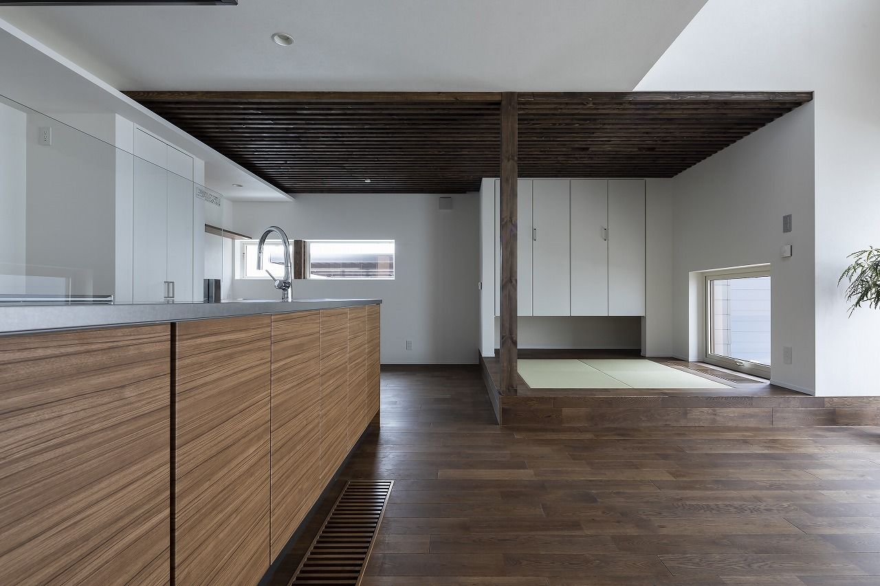 STV興発 【江別市/３LDK間取図/ワークスペース】こだわりの畳コーナーがある、木の温もり溢れる開放的な住まいの建築実例画像3