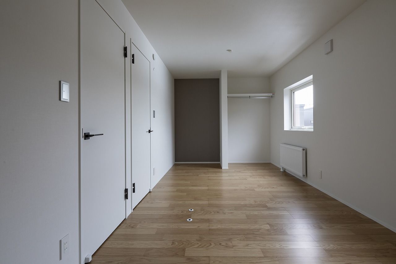 STV興発 【江別市/３LDK間取図/ワークスペース】こだわりの畳コーナーがある、木の温もり溢れる開放的な住まいの建築実例画像10