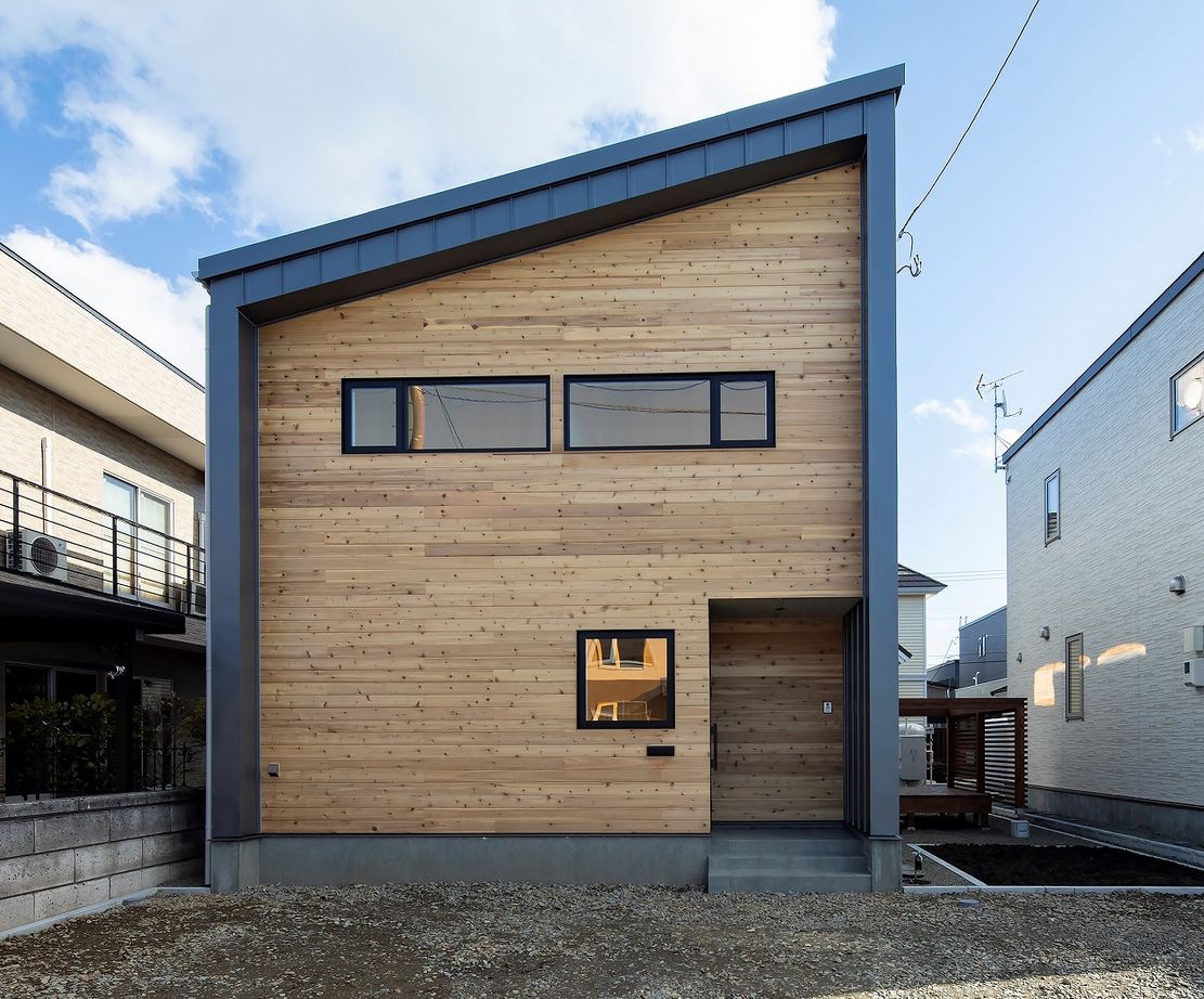 Suumo 札幌市 3ldk フリールーム間取図 造作家具 大胆に施したレッドシダー無塗装板の外観が特徴的な住まい Smauto Stv興発 の建築実例詳細 注文住宅