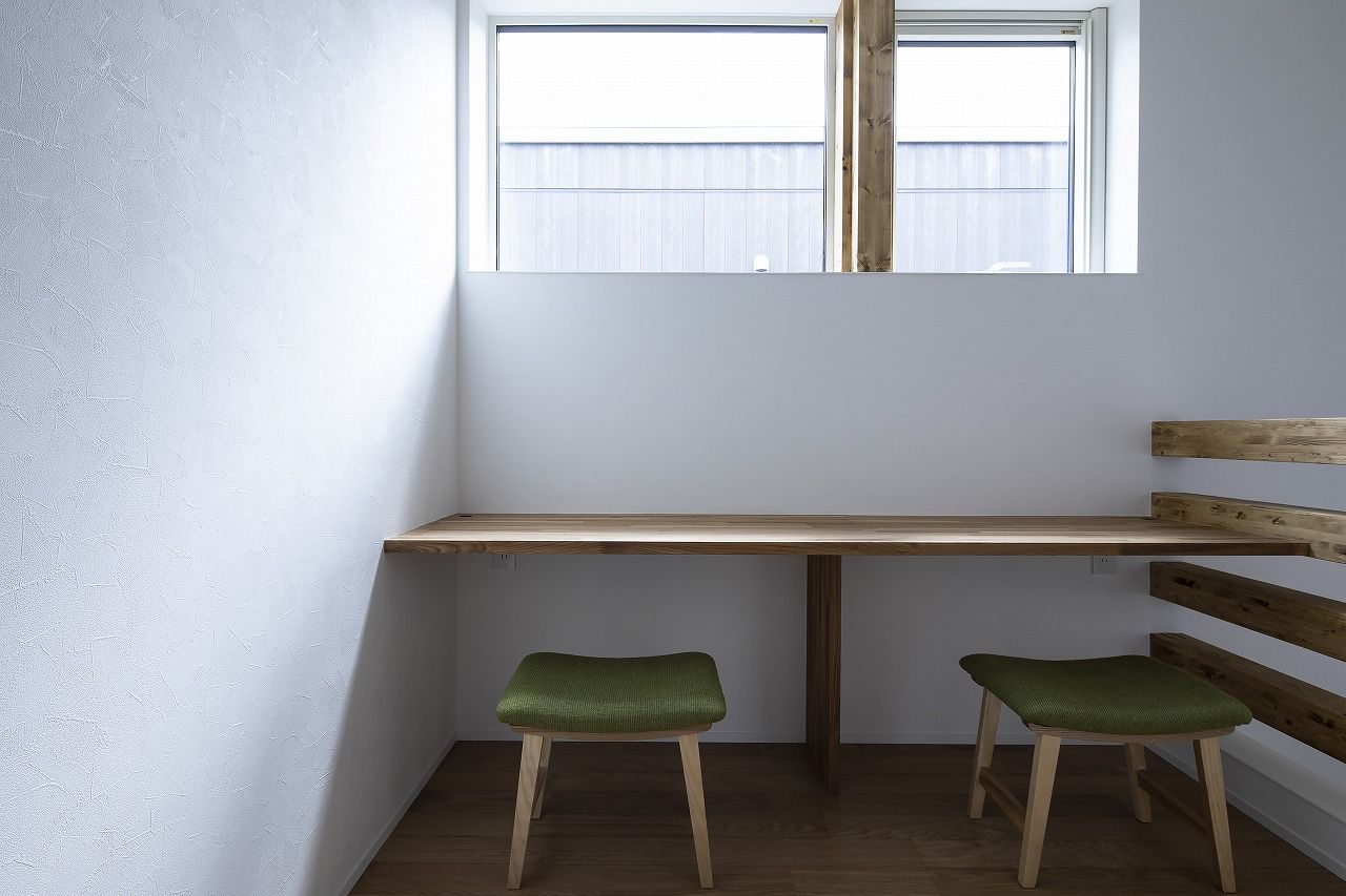 STV興発 【札幌市/３LDK+フリールーム間取図/土間/カウンター/無垢材】東西に長い敷地でも日当たり抜群の住まいの建築実例画像10