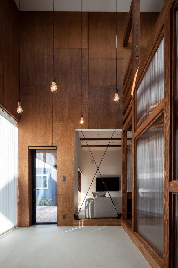 STV興発 【札幌/3LDK+フリールーム/収納充実 /インナーガレージ】ガルバリウム鋼板と塗り壁の高級感のある外観の建築実例画像8