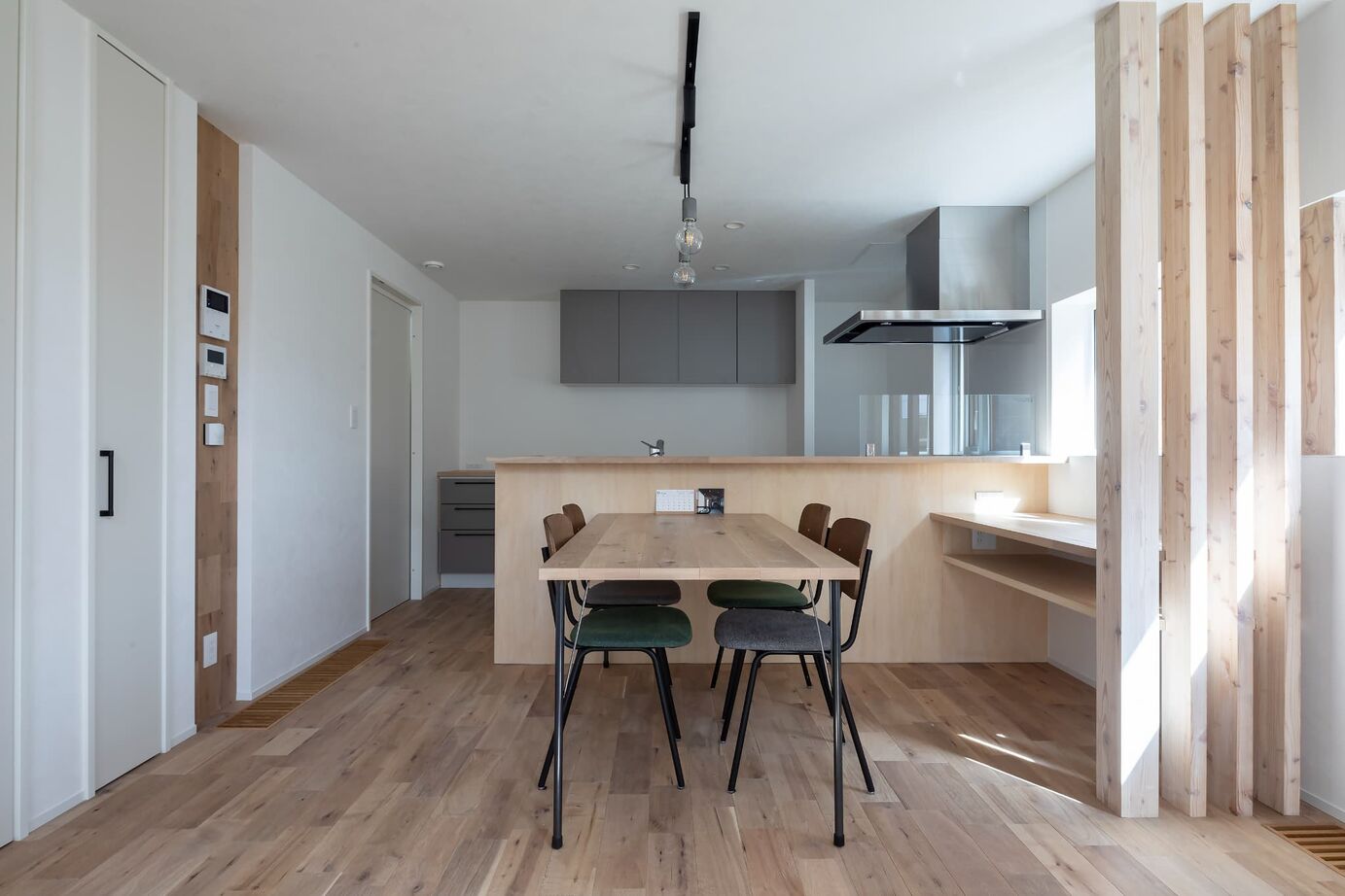 STV興発 【札幌/3LDK/収納充実 /吹き抜け/開放感】広がりと温もりを感じる住まいの建築実例画像3