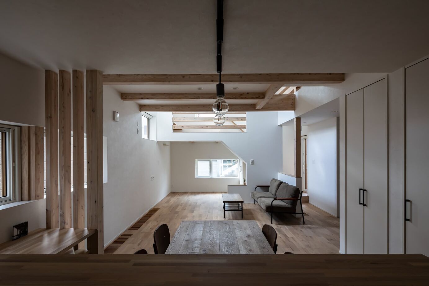 STV興発 【札幌/3LDK/収納充実 /吹き抜け/開放感】広がりと温もりを感じる住まいの建築実例画像4