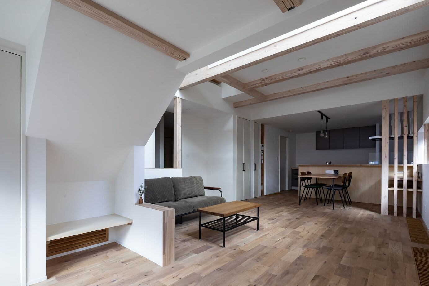 STV興発 【札幌/3LDK/収納充実 /吹き抜け/開放感】広がりと温もりを感じる住まいの建築実例画像5