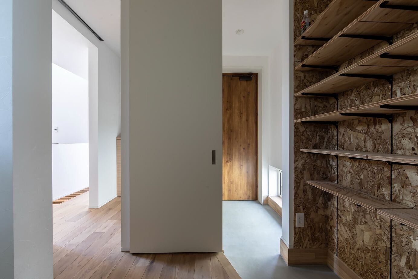 STV興発 【札幌/3LDK/収納充実 /吹き抜け/開放感】広がりと温もりを感じる住まいの建築実例画像9