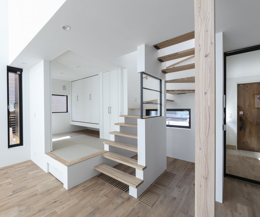 STV興発 【札幌市/3LDK+フリールーム間取り図/造作家具/個室にもなる畳の小上り】の建築実例画像6