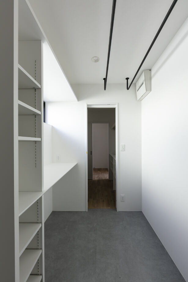 STV興発 【札幌市/3LDK+フリールーム間取り図/造作家具/個室にもなる畳の小上り】の建築実例画像9