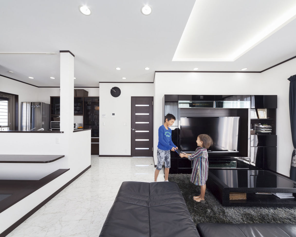 東創プランニングサービス 【1500万円】【間取り有】土地探しから依頼して予算内で形に。バイクガレージのあるシンプルモダンな家の建築実例画像3