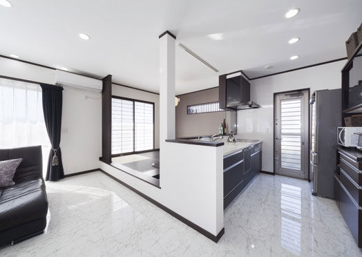 東創プランニングサービス 【1500万円】【間取り有】土地探しから依頼して予算内で形に。バイクガレージのあるシンプルモダンな家の建築実例画像4