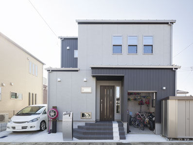 東創プランニングサービス 【1500万円】【間取り有】土地探しから依頼して予算内で形に。バイクガレージのあるシンプルモダンな家の建築実例画像6