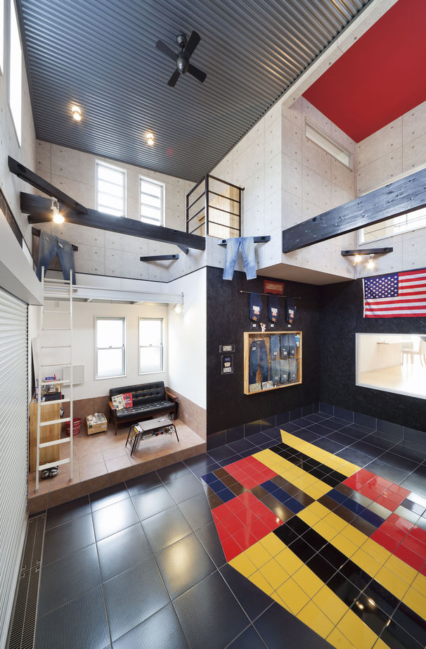 東創プランニングサービス 【2000万円】【間取り有】愛車や趣味を楽しむ家。遊び心溢れるプランが詰まったガレージハウスの建築実例画像1