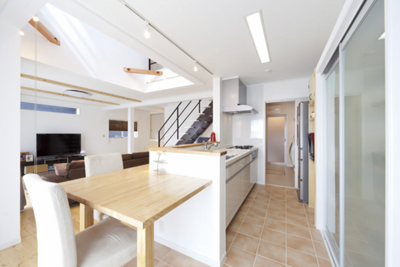 東創プランニングサービス 【2000万円】【間取り有】愛車や趣味を楽しむ家。遊び心溢れるプランが詰まったガレージハウスの建築実例画像4