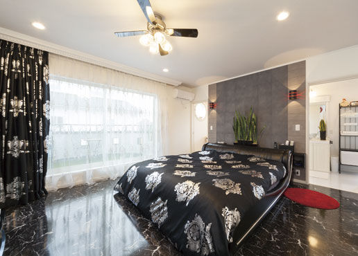 東創プランニングサービス 【2000万円】【間取り有】R型のリビングから景色を楽しむ。リゾートライクな家を土地探しから形にの建築実例画像5