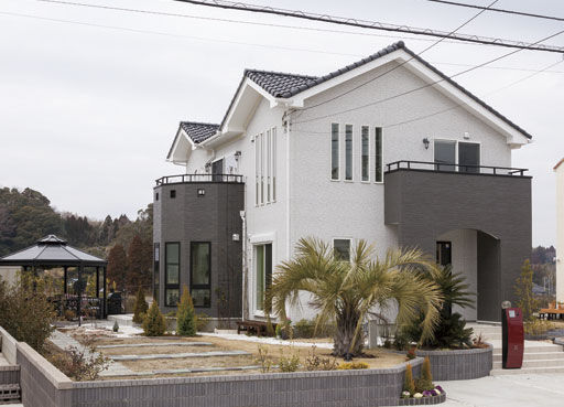 東創プランニングサービス 【2000万円】【間取り有】R型のリビングから景色を楽しむ。リゾートライクな家を土地探しから形にの建築実例画像6