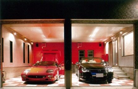 東創プランニングサービス 【間取り有】大理石の床とコンクリート調の壁がスタイリッシュ。Rosso(赤)がテーマのガレージハウスの建築実例画像3