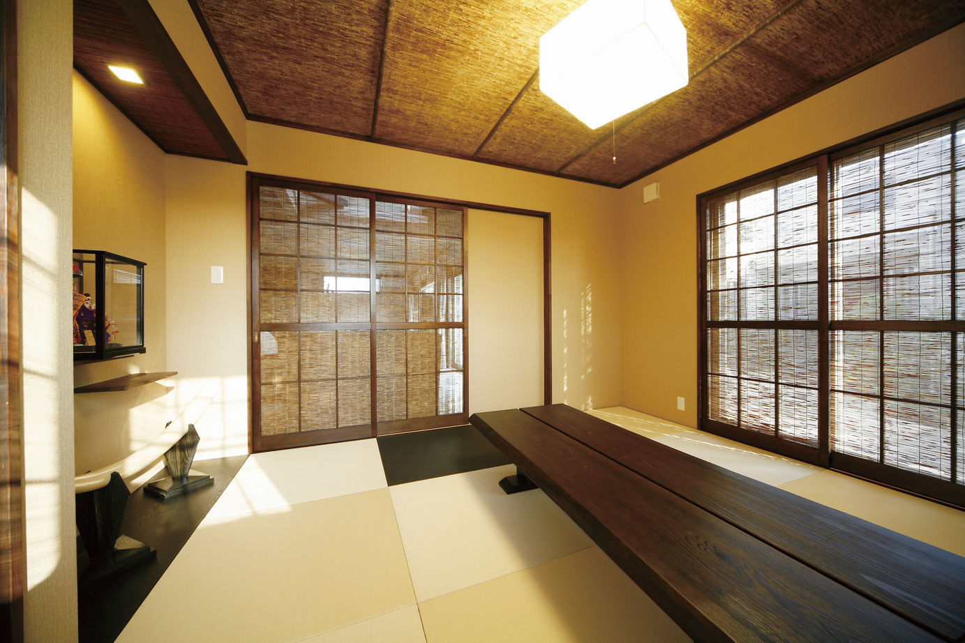 東創プランニングサービス 【間取り有】大理石の床とコンクリート調の壁がスタイリッシュ。Rosso(赤)がテーマのガレージハウスの建築実例画像7