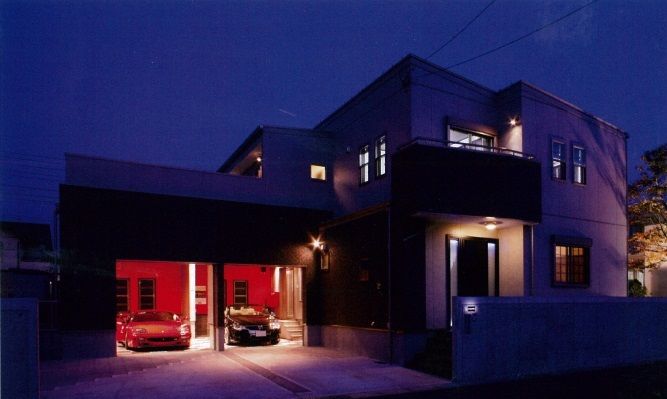 東創プランニングサービス 【間取り有】大理石の床とコンクリート調の壁がスタイリッシュ。Rosso(赤)がテーマのガレージハウスの建築実例画像9