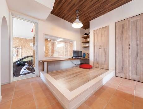 東創プランニングサービス 【1900万円】【ガレージハウス】2台のバイクと車も余裕で入る！アメリカンスタイルの家の建築実例画像5