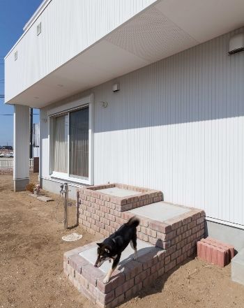 東創プランニングサービス 【1900万円】【ガレージハウス】2台のバイクと車も余裕で入る！アメリカンスタイルの家の建築実例画像9