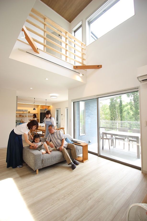 東創プランニングサービス 【市原市／ガレージハウス／吹き抜け／防音室】光と風を感じ、愛車との暮らしを楽しむ街中のリゾートヴィラの建築実例画像2