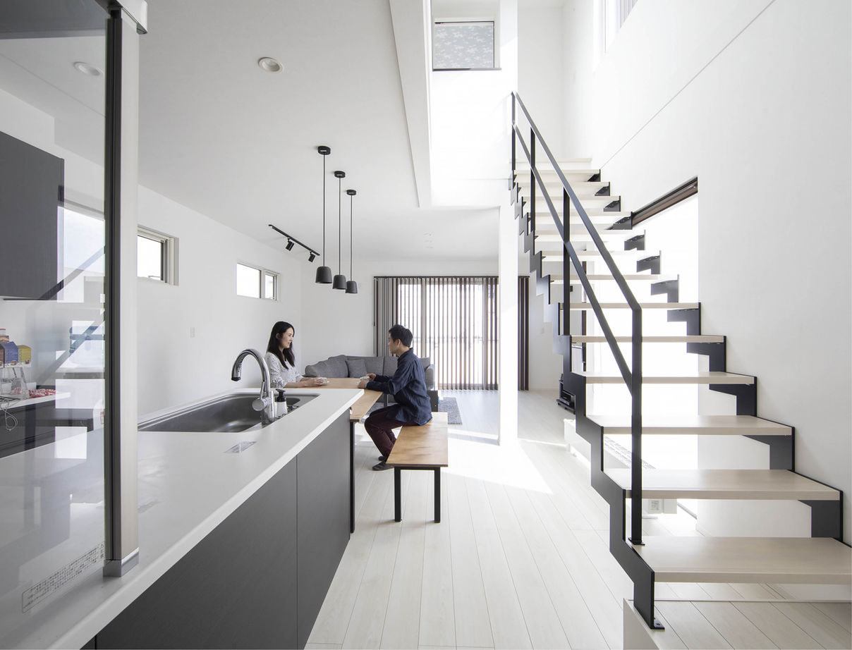 ホーム企画センター 【2000万円～2500万円】光をたっぷり採り込む快適新居　炭の効果を実感できる心地よさの建築実例画像1