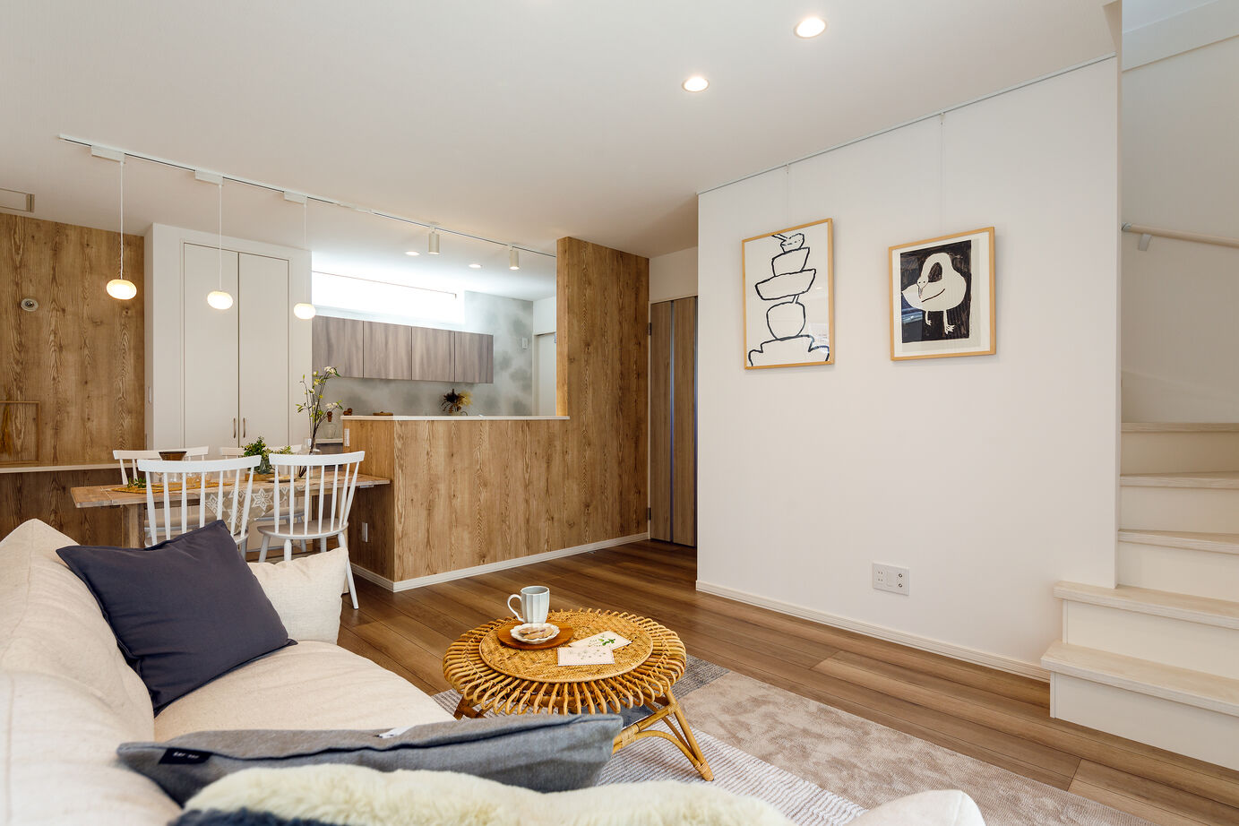 ホーム企画センター 【札幌市/北欧】白と木目が織り成す、心地良いカフェ風の住まいの建築実例画像2