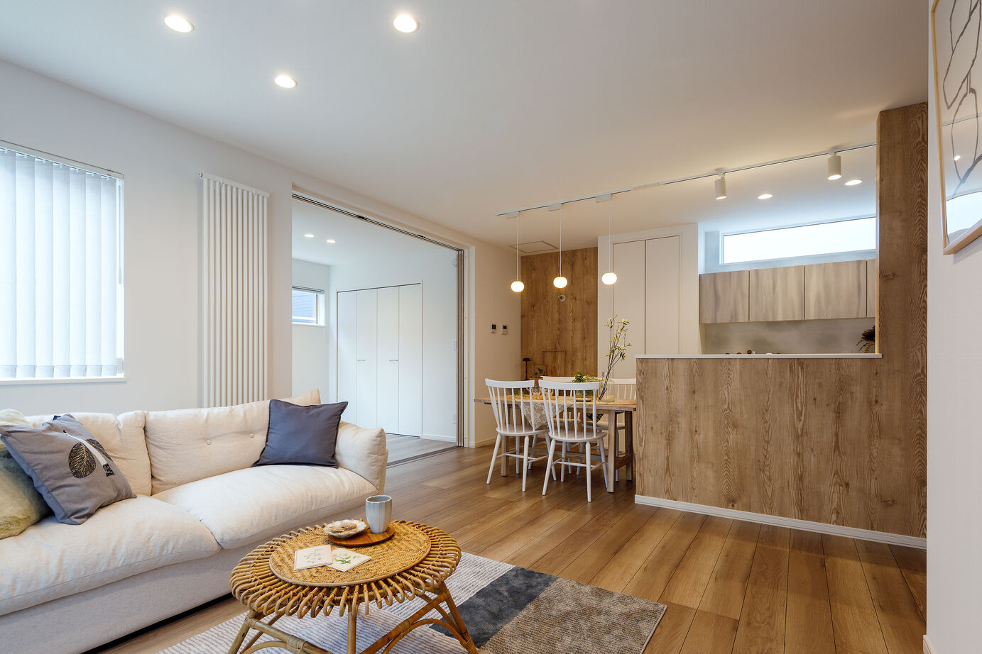 ホーム企画センター 【札幌市/北欧】白と木目が織り成す、心地良いカフェ風の住まいの建築実例画像3