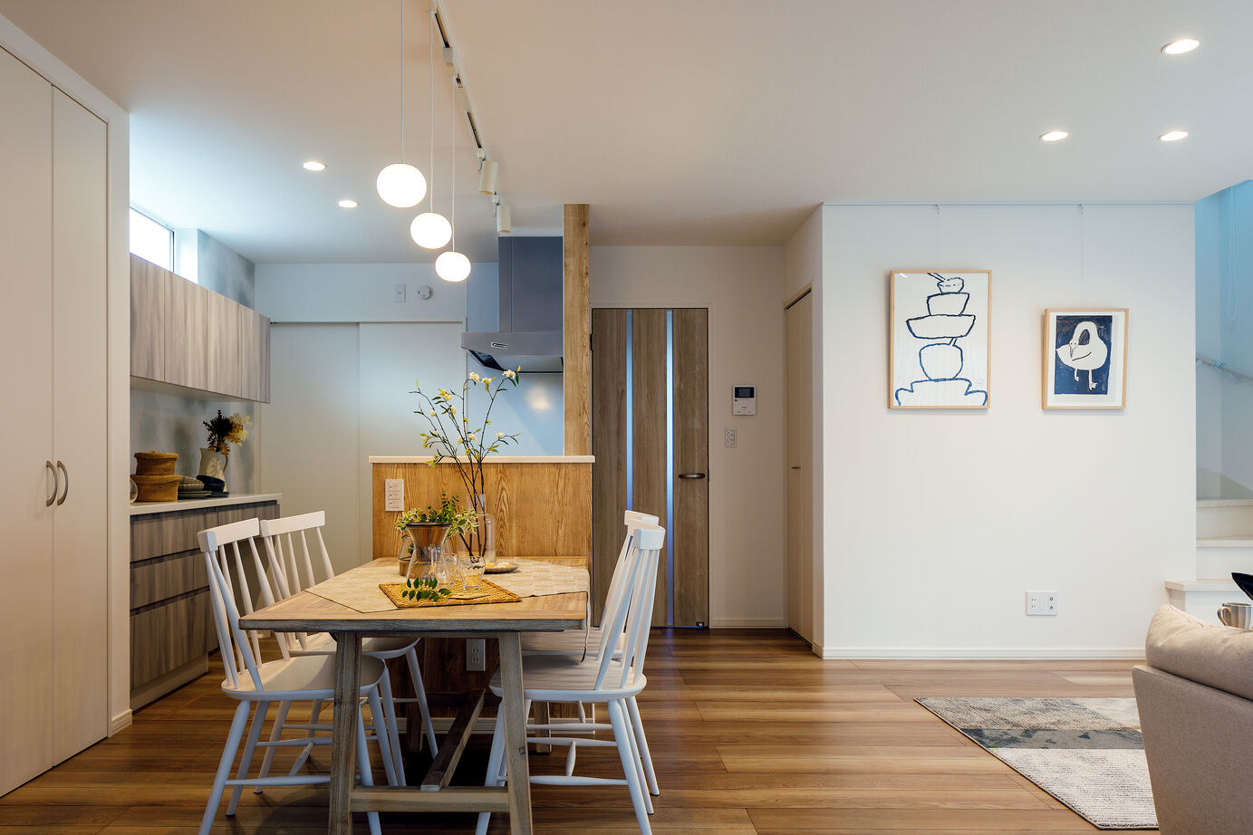 ホーム企画センター 【札幌市/北欧】白と木目が織り成す、心地良いカフェ風の住まいの建築実例画像4