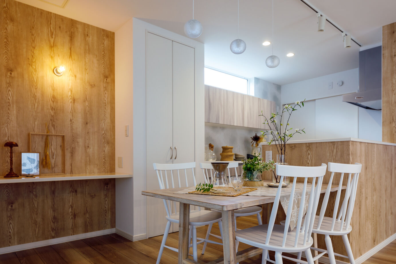 ホーム企画センター 【札幌市/北欧】白と木目が織り成す、心地良いカフェ風の住まいの建築実例画像5