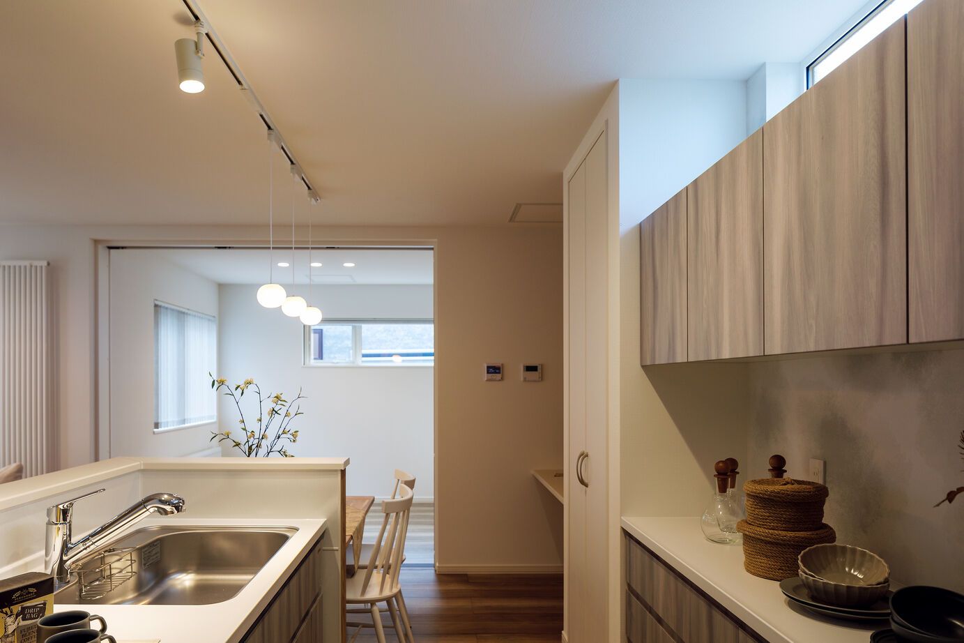 ホーム企画センター 【札幌市/北欧】白と木目が織り成す、心地良いカフェ風の住まいの建築実例画像6