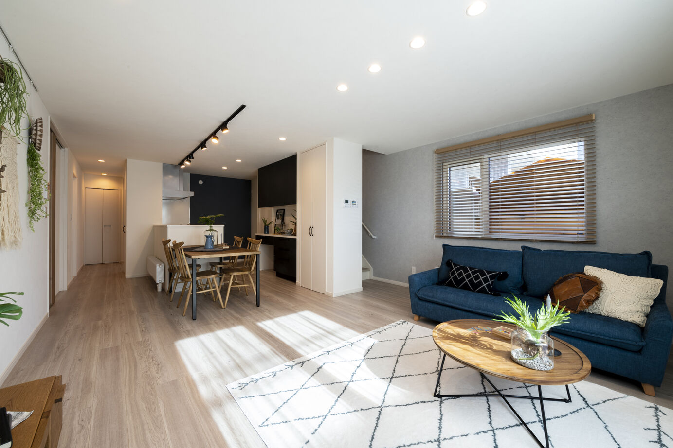 ホーム企画センター 【札幌市】コンクリートとボタニカルが共存する屋上庭園のある住まいの建築実例画像3