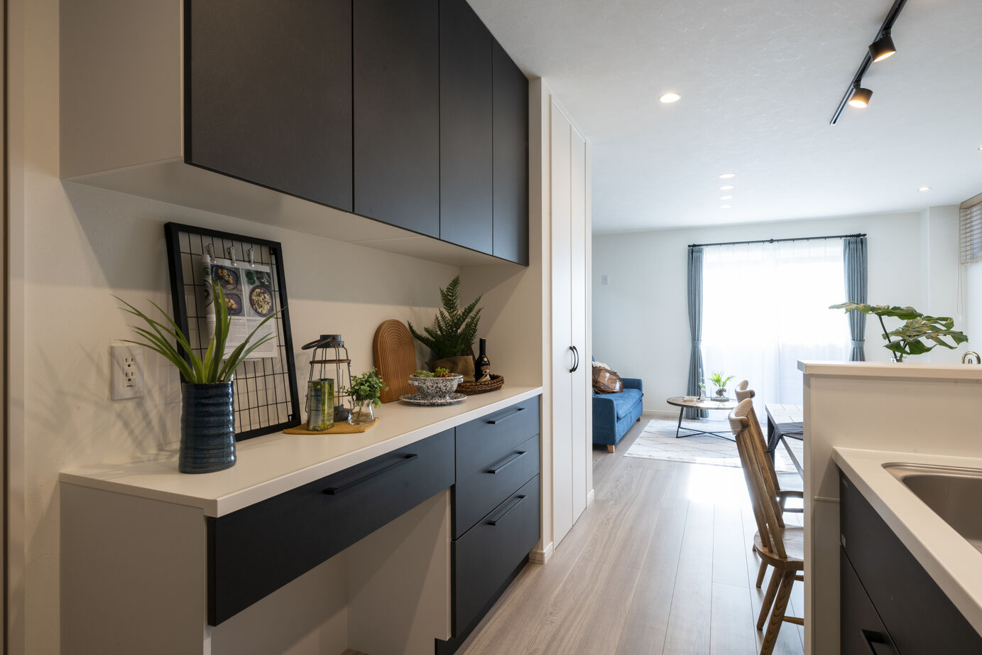 ホーム企画センター 【札幌市】コンクリートとボタニカルが共存する屋上庭園のある住まいの建築実例画像7