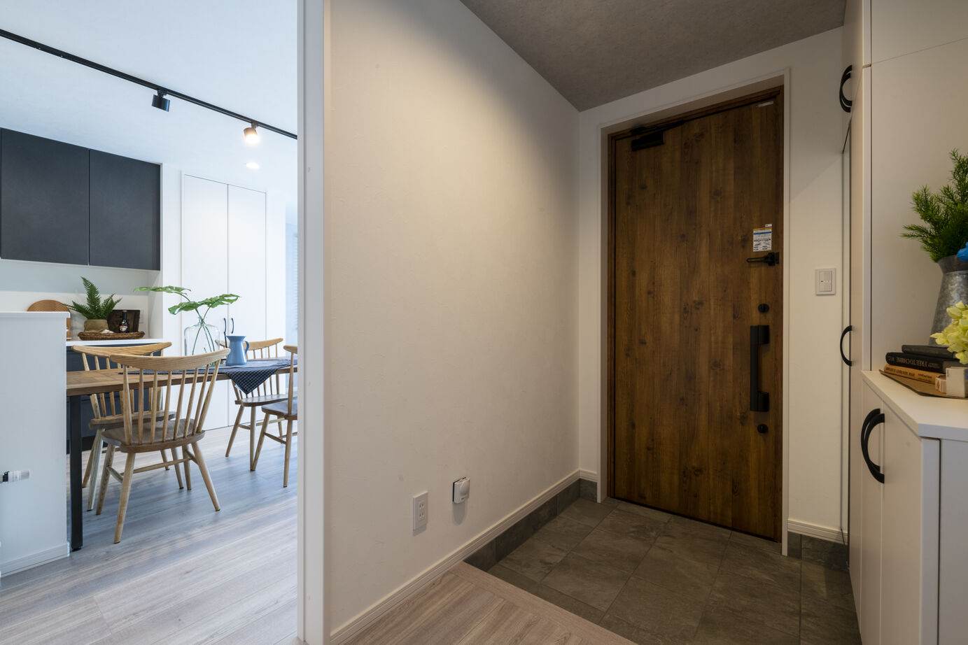 ホーム企画センター 【札幌市】コンクリートとボタニカルが共存する屋上庭園のある住まいの建築実例画像10