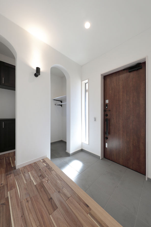 Toiro　四季の住まい 【平屋】無垢材と漆喰で創る、家族みんなが暮らしを楽しむ家の建築実例画像6