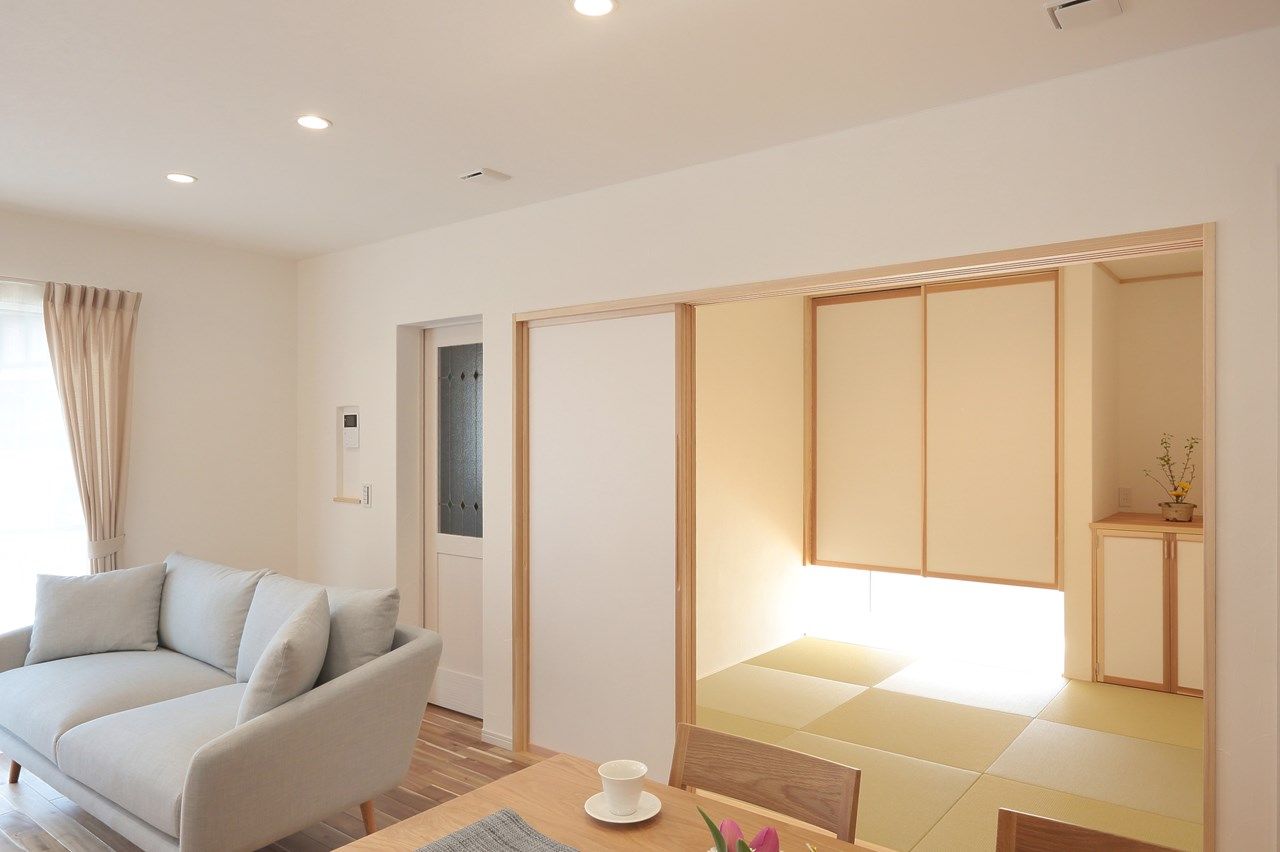 Toiro　四季の住まい 【デザイン/自然素材/2階建て】漆喰や無垢の床で上質な「ナチュラルテイストの家」の建築実例画像4