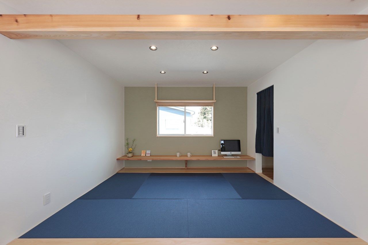 Toiro　四季の住まい 【平屋/自然素材】視線をコントロールした設計がポイント「ビルトインガレージのある平屋」の建築実例画像4