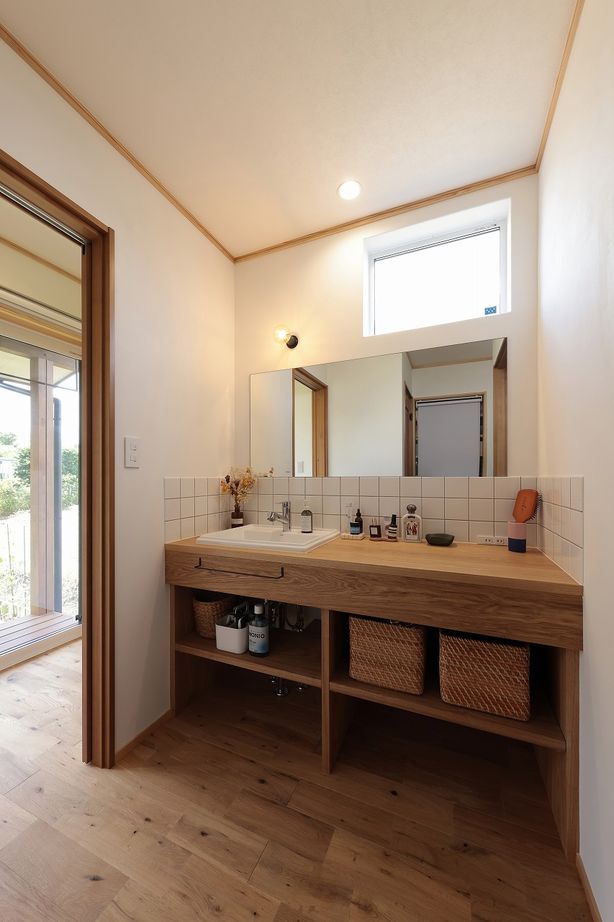 Toiro　四季の住まい 【子育て/2階建て】無垢の木と漆喰。思い描いた理想の住まいをカタチにした自然素材の家の建築実例画像7