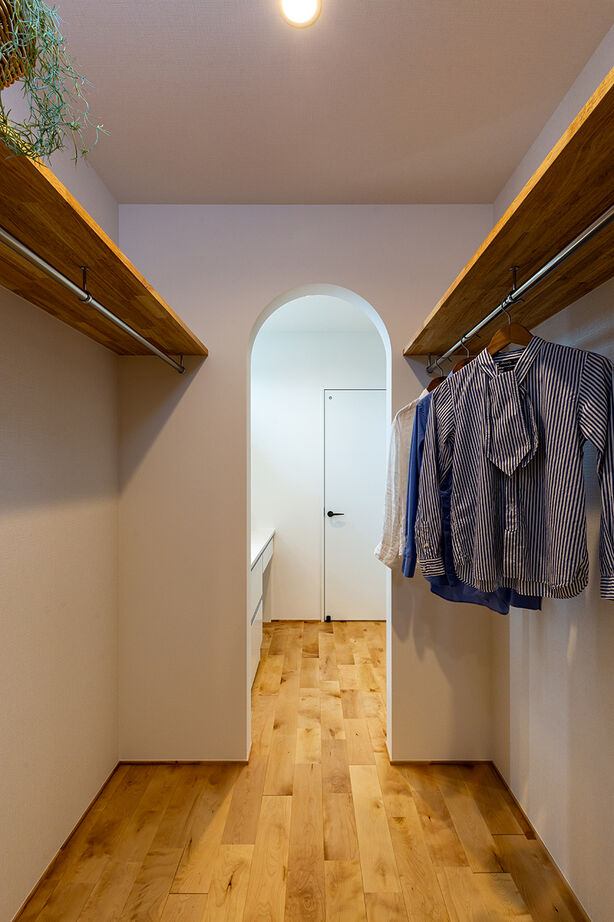 ハウススマイリー 【吹抜け／造作本棚】家事の合間に、ホッと一息…。カフェスペースでくつろげる家の建築実例画像8