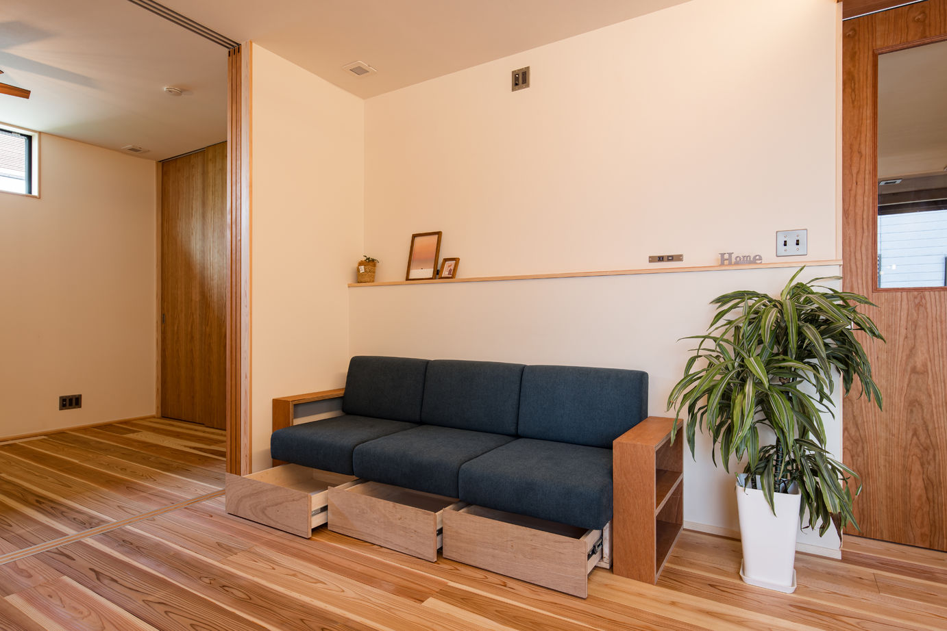 KEN建築工房 【河内長野市/平屋/2000万円台】家の中には造作家具がいっぱい！自然素材をふんだんに使用した平屋のお家の建築実例画像3